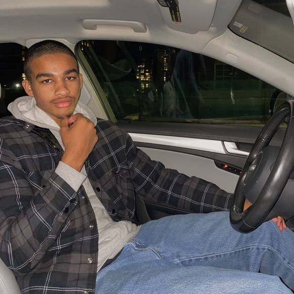 Meet your Posher, Ismael - Picture 1 of 1